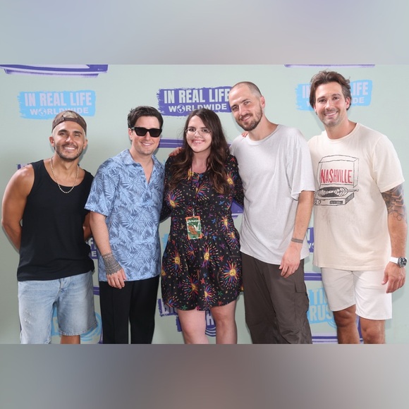 ✨MEET THE POSHER✨ - Picture 1 of 7